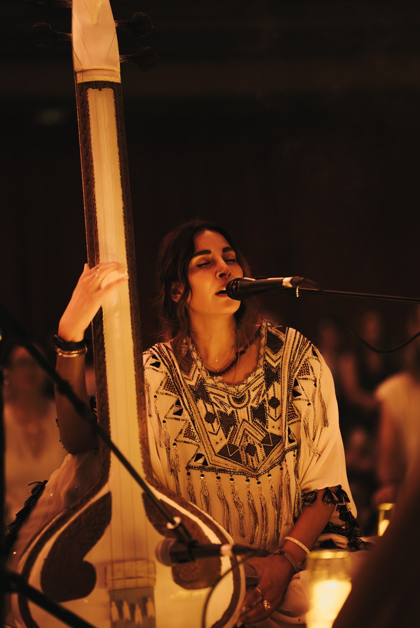 A moment of song and contemplation